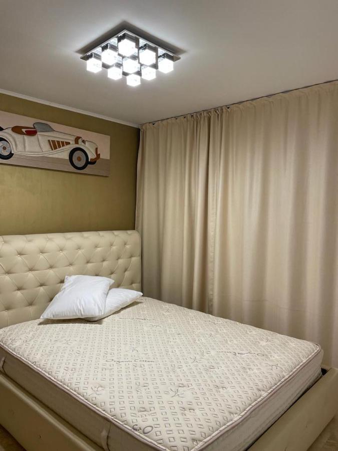 ポイアナ・ブラショフApartament Nicolleアパートメント エクステリア 写真