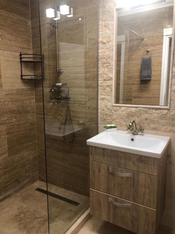 ポイアナ・ブラショフApartament Nicolleアパートメント エクステリア 写真