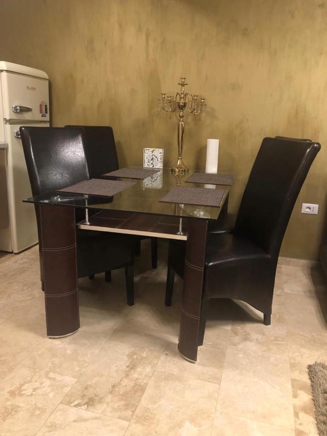 ポイアナ・ブラショフApartament Nicolleアパートメント エクステリア 写真